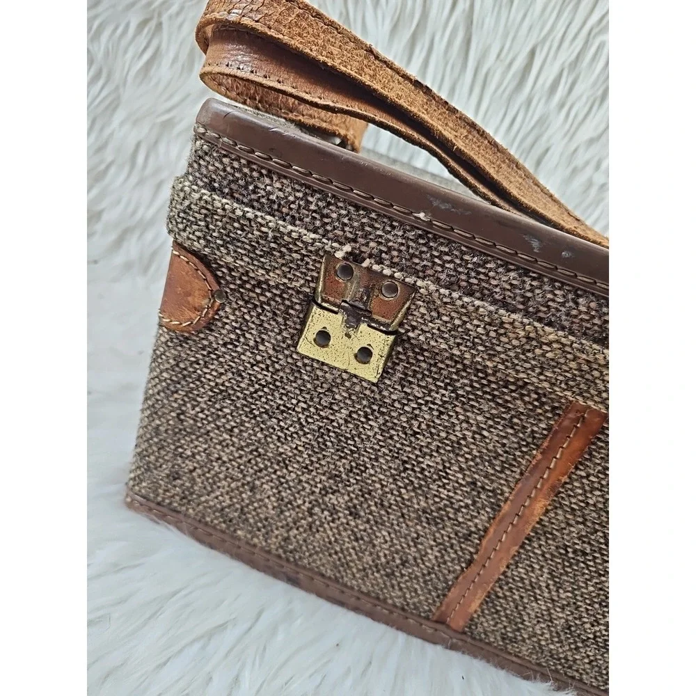 Vintage HARTMANN Tweed Travel Luggage Cosmetic Train Case Carry On - Looks Good